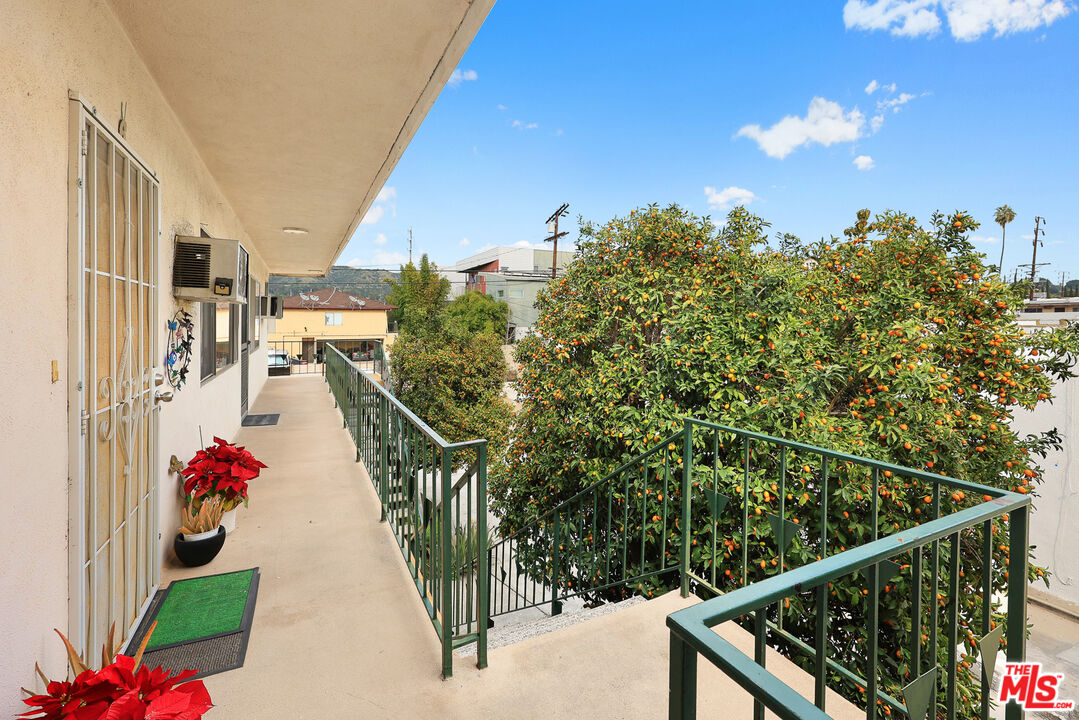 2233 Addison Way Los Angeles, CA 90041 - Photo 6 of 20