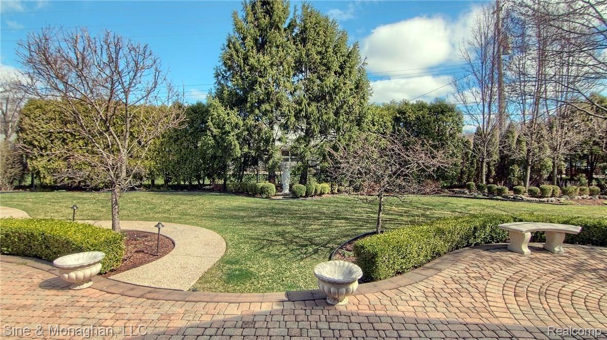 66 Belle Meade Road Grosse Pointe, MI 48236 - Photo 43 of 43 Backyard.jpg