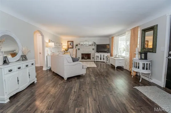 $799,000 | 9081 West Red Oak Road, Rosebud, MO 63091