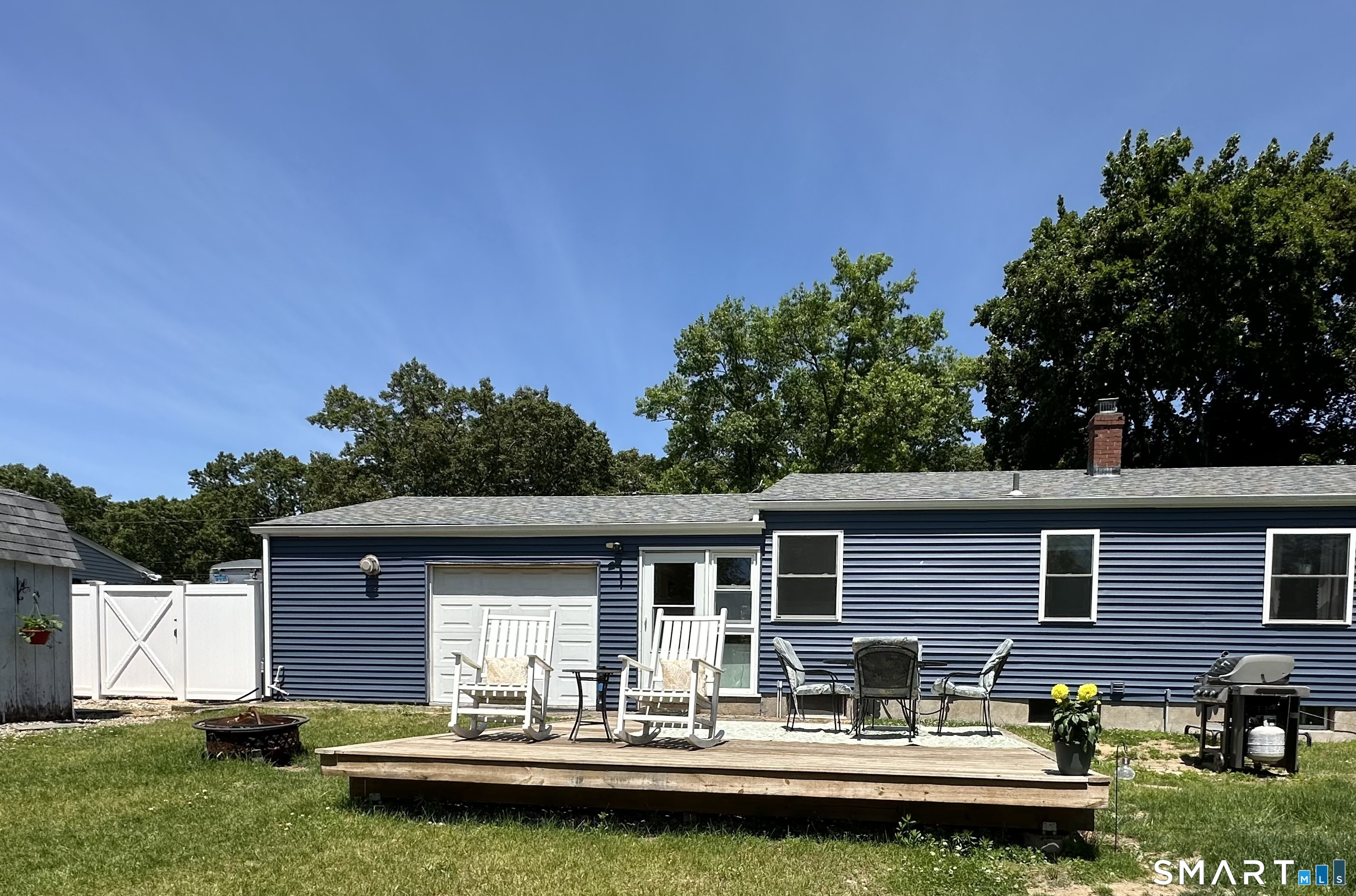 433 Reed Avenue Windsor Locks, CT 06096 - Photo 4 of 18