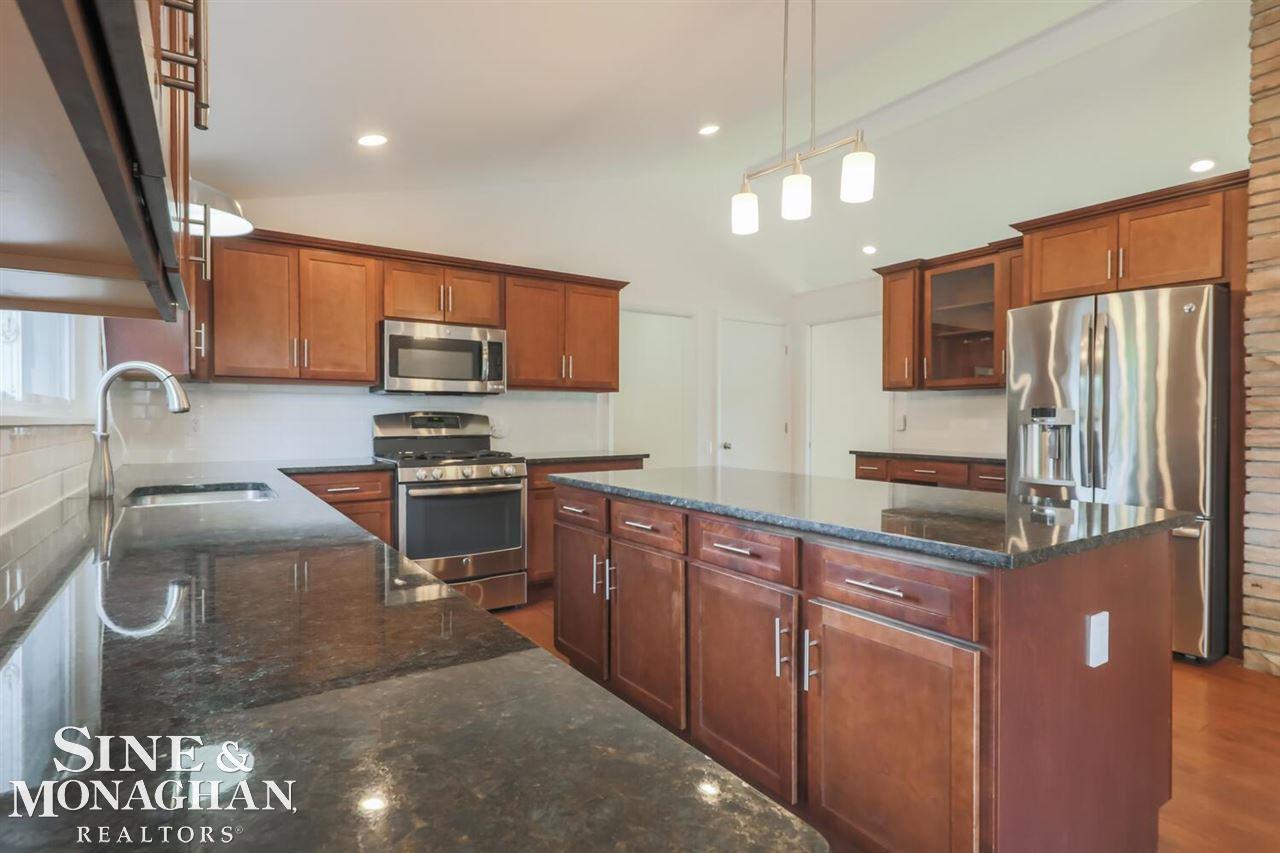 577 Cook Road Grosse Pointe Woods, MI 48236 - Photo 17 of 37