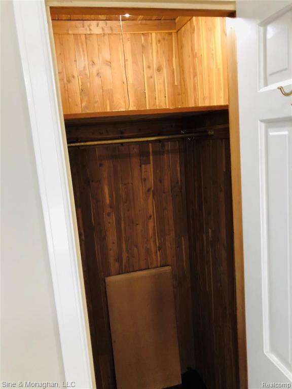 721 Pemberton Road Grosse Pointe Park, MI 48230 - Photo 24 of 41