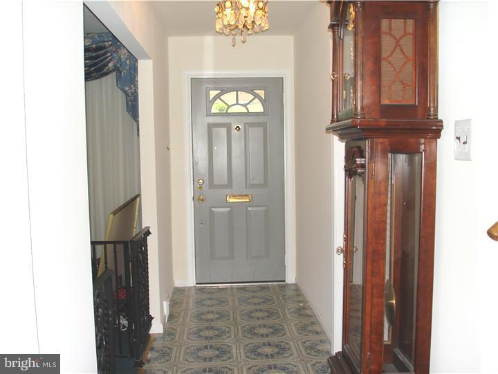 1599 Williams Road Abington, PA 19001 - Photo 2 of 20 Foyer