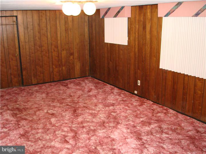 1599 Williams Road Abington, PA 19001 - Photo 15 of 20 Family Room