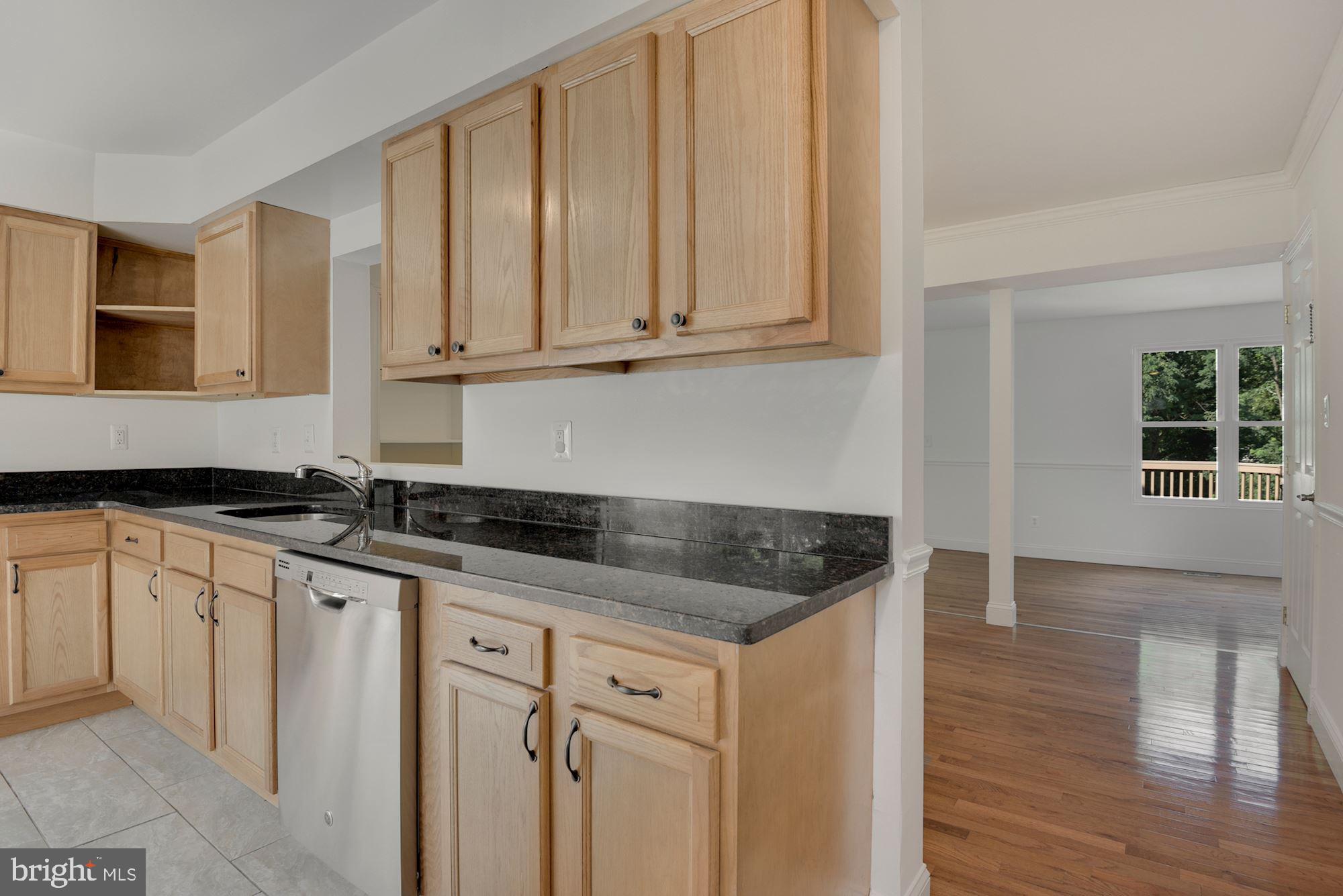 73 Kinsman View Circle Silver Spring, MD 20901 - Photo 8 of 33