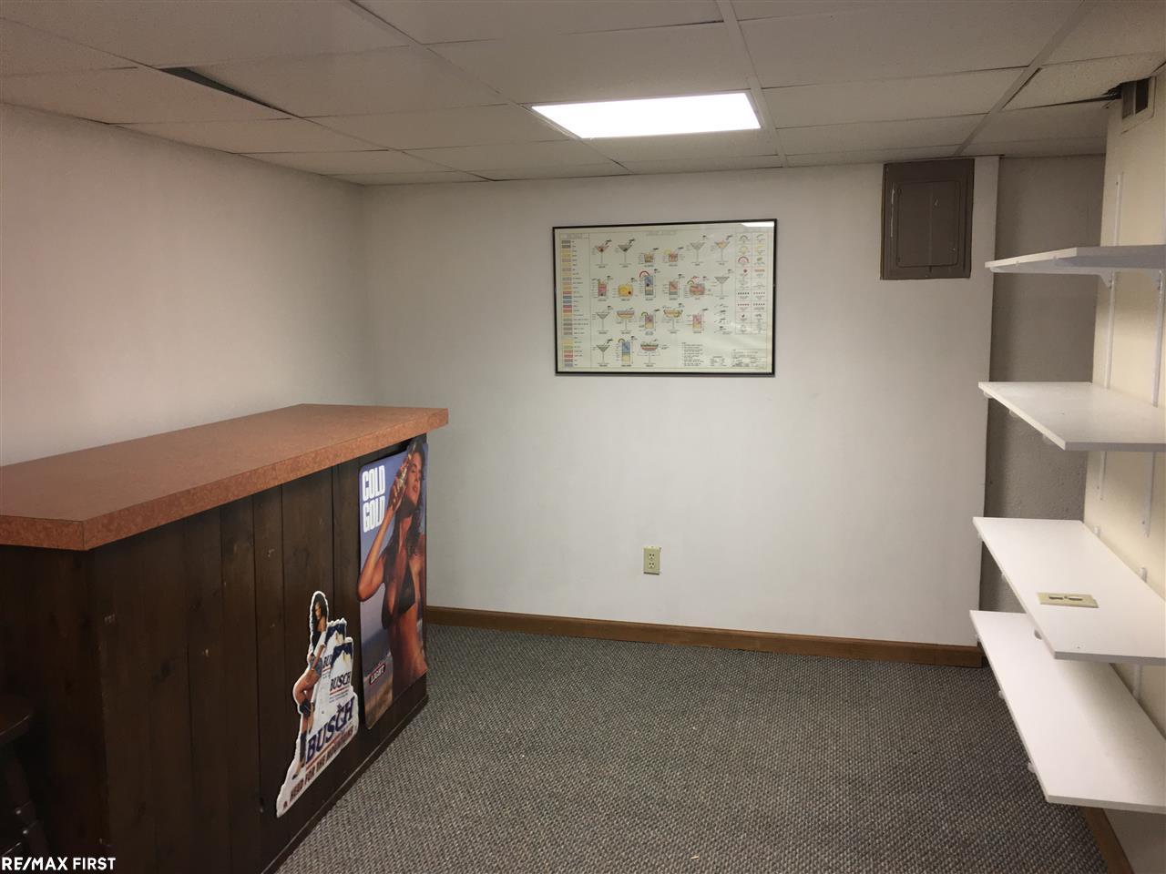 5075 Crooks Road Royal Oak, MI 48073 - Photo 7 of 14 31312759-6.JPG