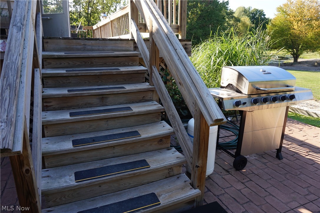 6019 New London Road Ashtabula, OH 44004 - Photo 25 of 47 View of stairway