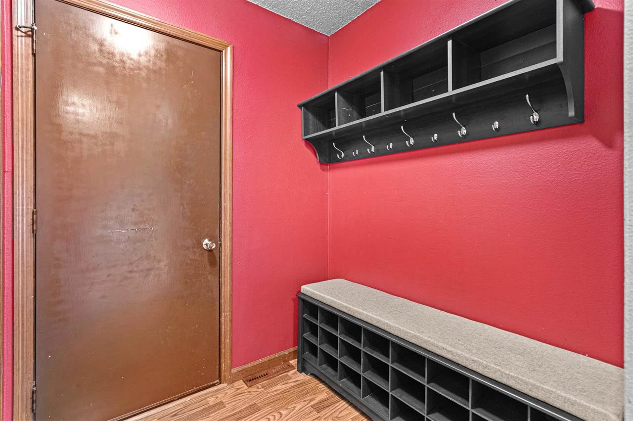 206 Hilltop Road Southwest Swisher, IA 52338 - Photo 13 of 38 Gallery Image 13