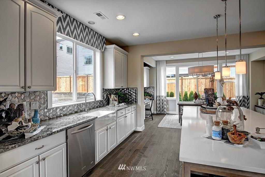 9910 Northeast 158th Street Bothell, WA 98011 - Photo 8 of 20 Gallery Image 8