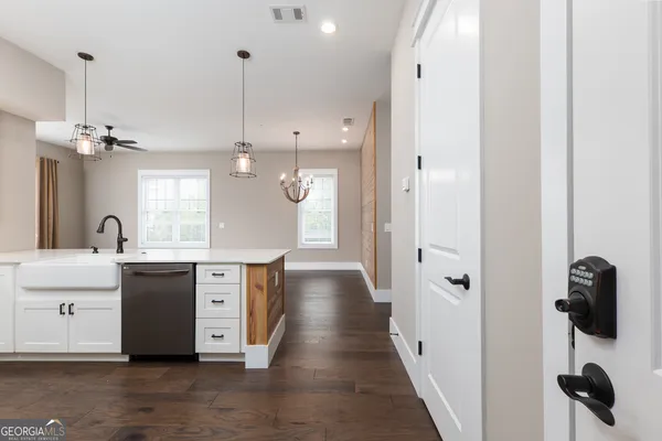 $699,900 | 116 West Main Street, Blue Ridge, GA 30513