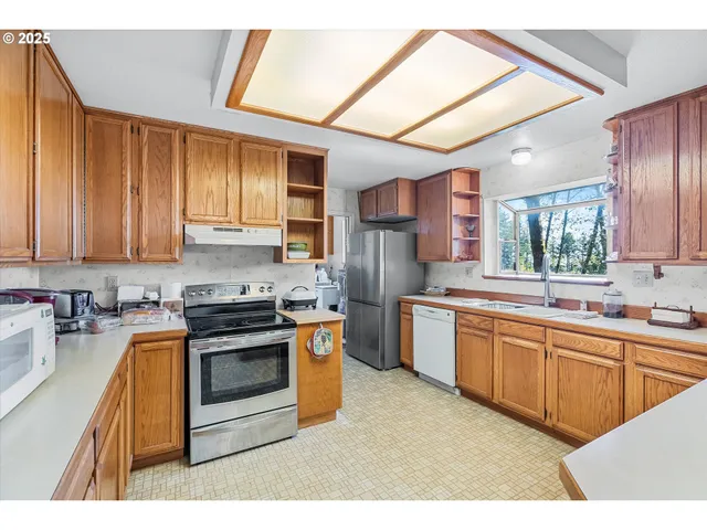 $575,000 | 96120 Cape Ferrelo Road, Brookings, OR 97415