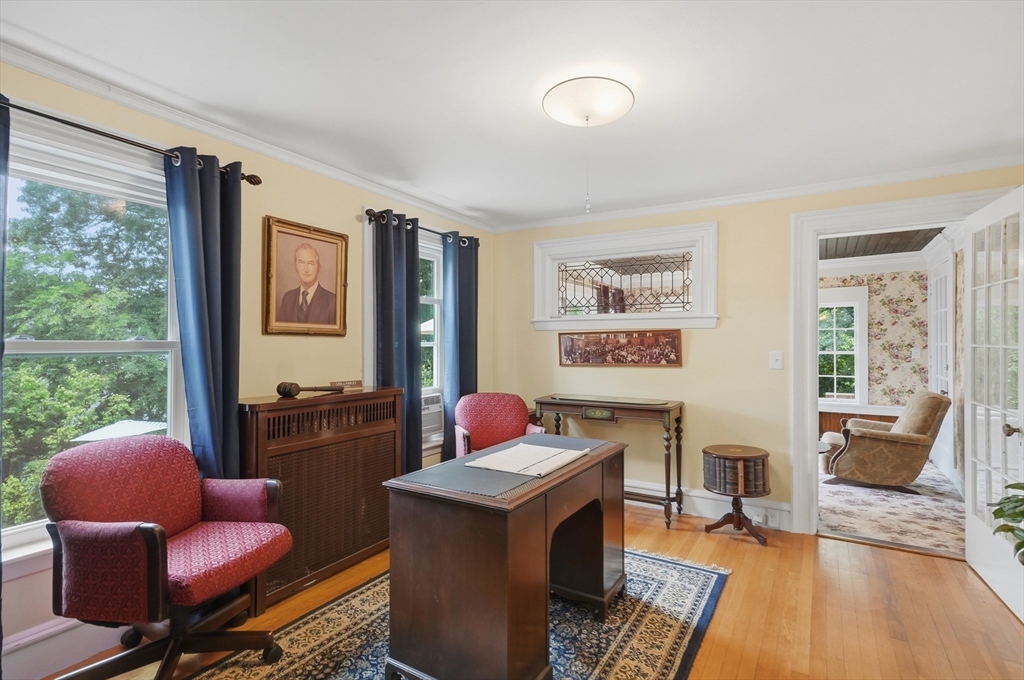 239 Fairmount Street Lowell, MA 01852 - Photo 8 of 42