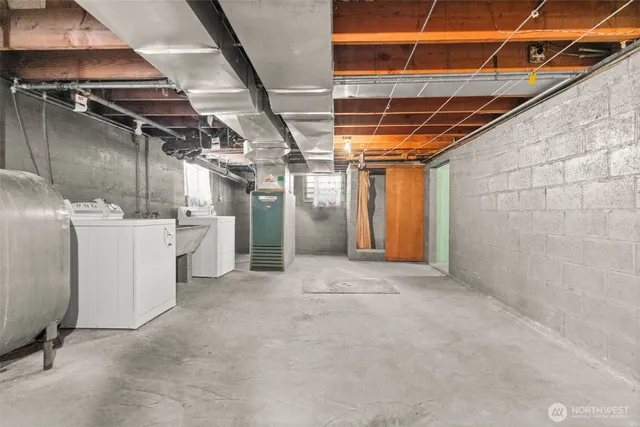 a view of utility room