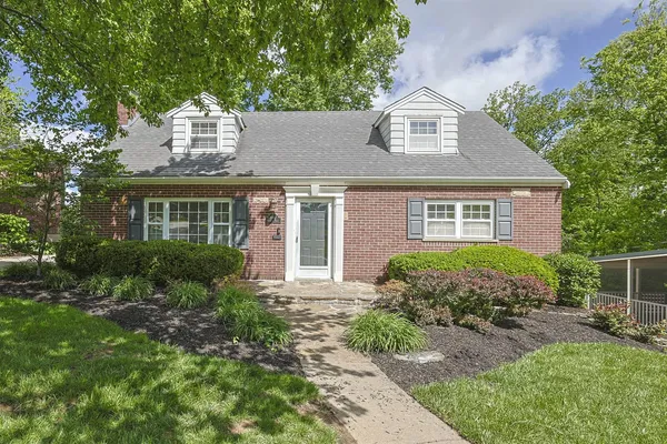 $685,000 | 1067 Lawton Road, Covington, KY 41011