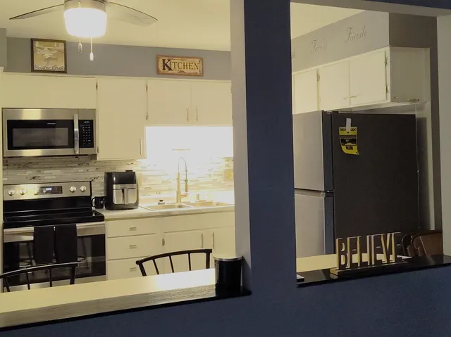 $160,000 | 931 Arquilla Drive, Unit 314, Glenwood, IL 60425