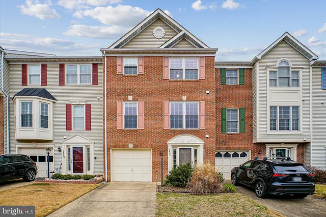 $3,299 | 6405 Castlefin Way, Alexandria, VA 22315