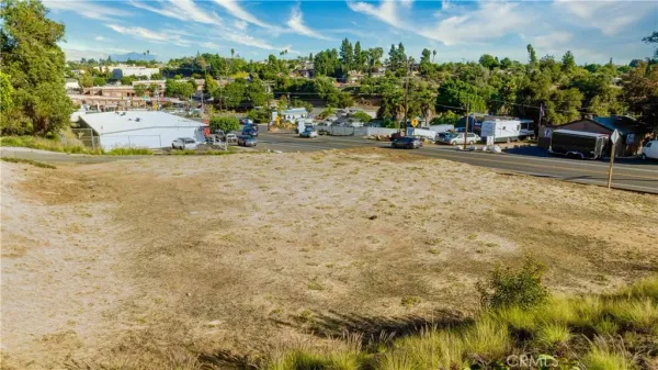 a view of a terrace with sitting area
