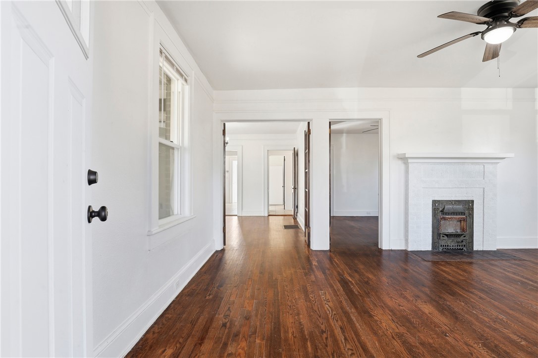 208 Cater Street Anderson, SC 29621 - Photo 5 of 36 Living Room