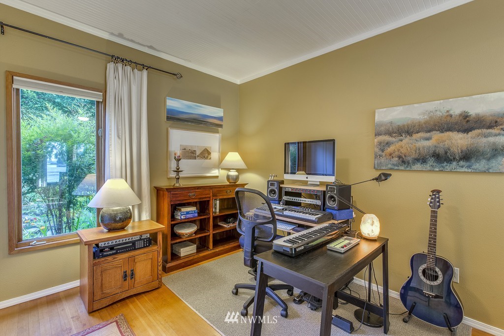 2115 Shamrock Road Northwest Bremerton, WA 98312 - Photo 14 of 24 Gallery Image 14
