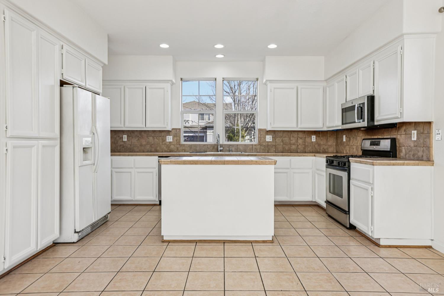 2623 Rosevine Lane Santa Rosa, CA 95407 - Photo 10 of 40