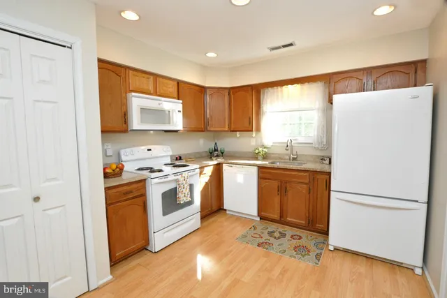 $390,000 | 3 Avandale Court, Mount Laurel, NJ 08054