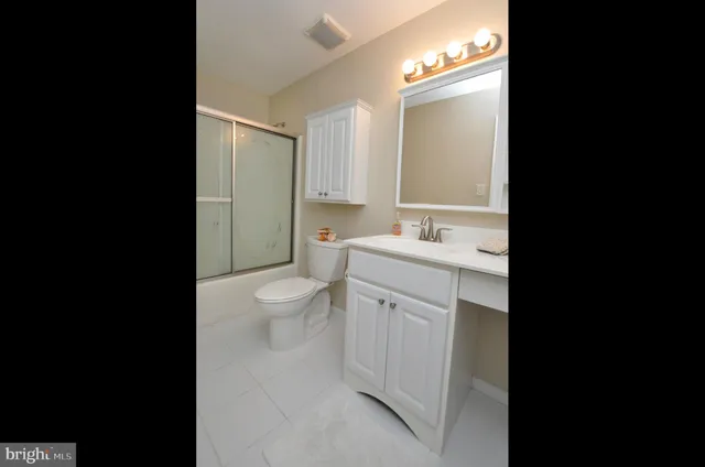 $390,000 | 3 Avandale Court, Mount Laurel, NJ 08054