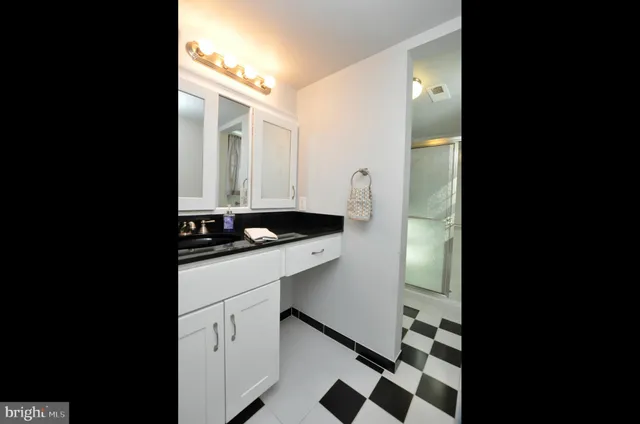 $390,000 | 3 Avandale Court, Mount Laurel, NJ 08054