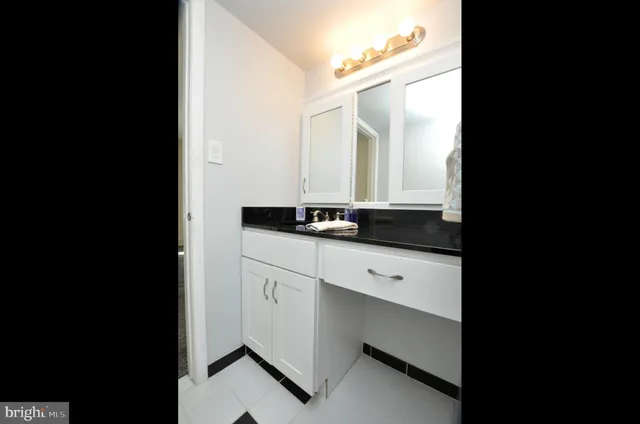 $390,000 | 3 Avandale Court, Mount Laurel, NJ 08054