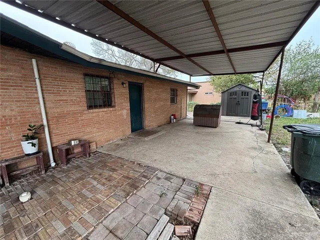 a view of a garage room