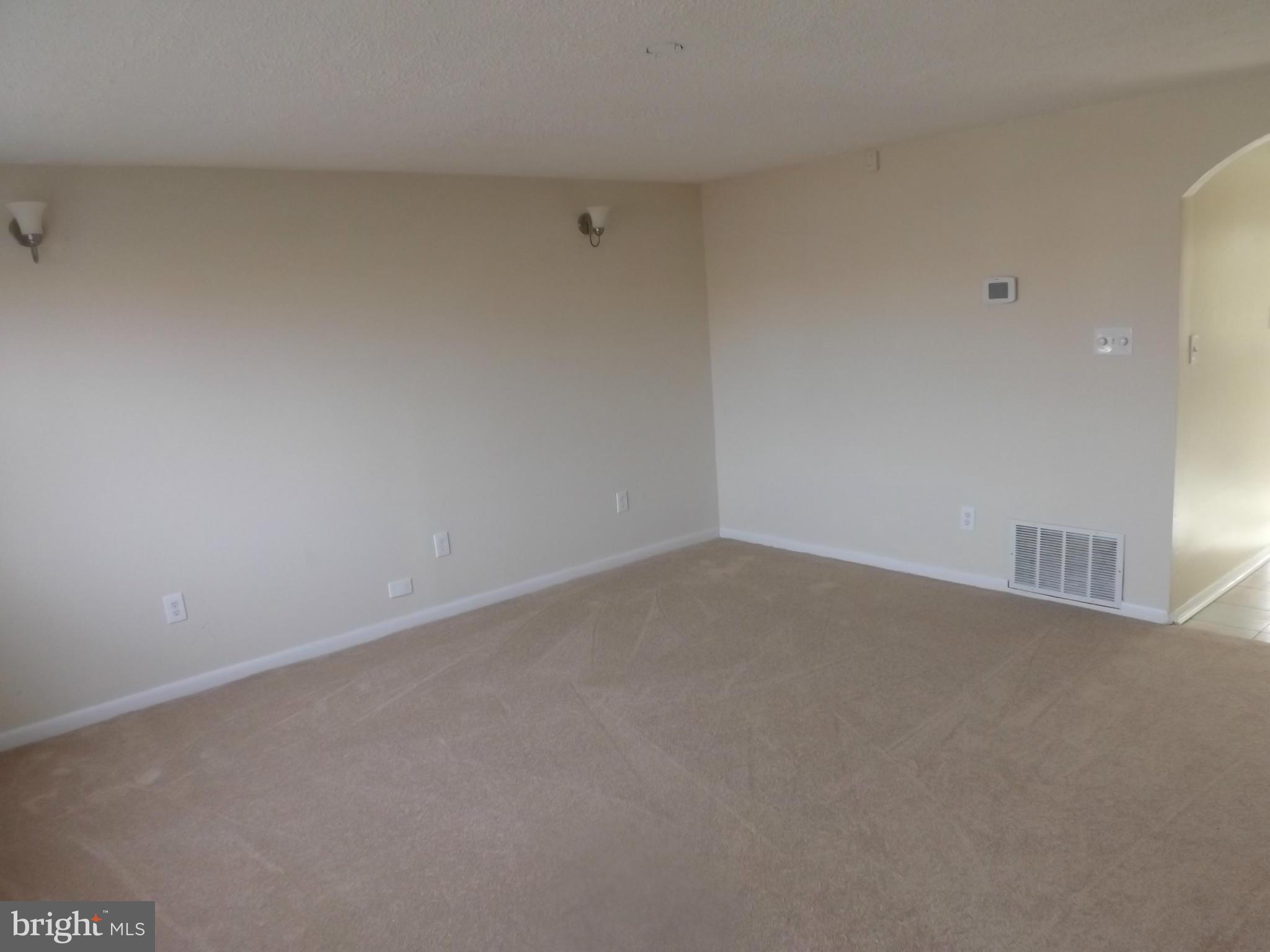 2755 Yarnall Road Baltimore, MD 21227 - Photo 2 of 23 Living Room