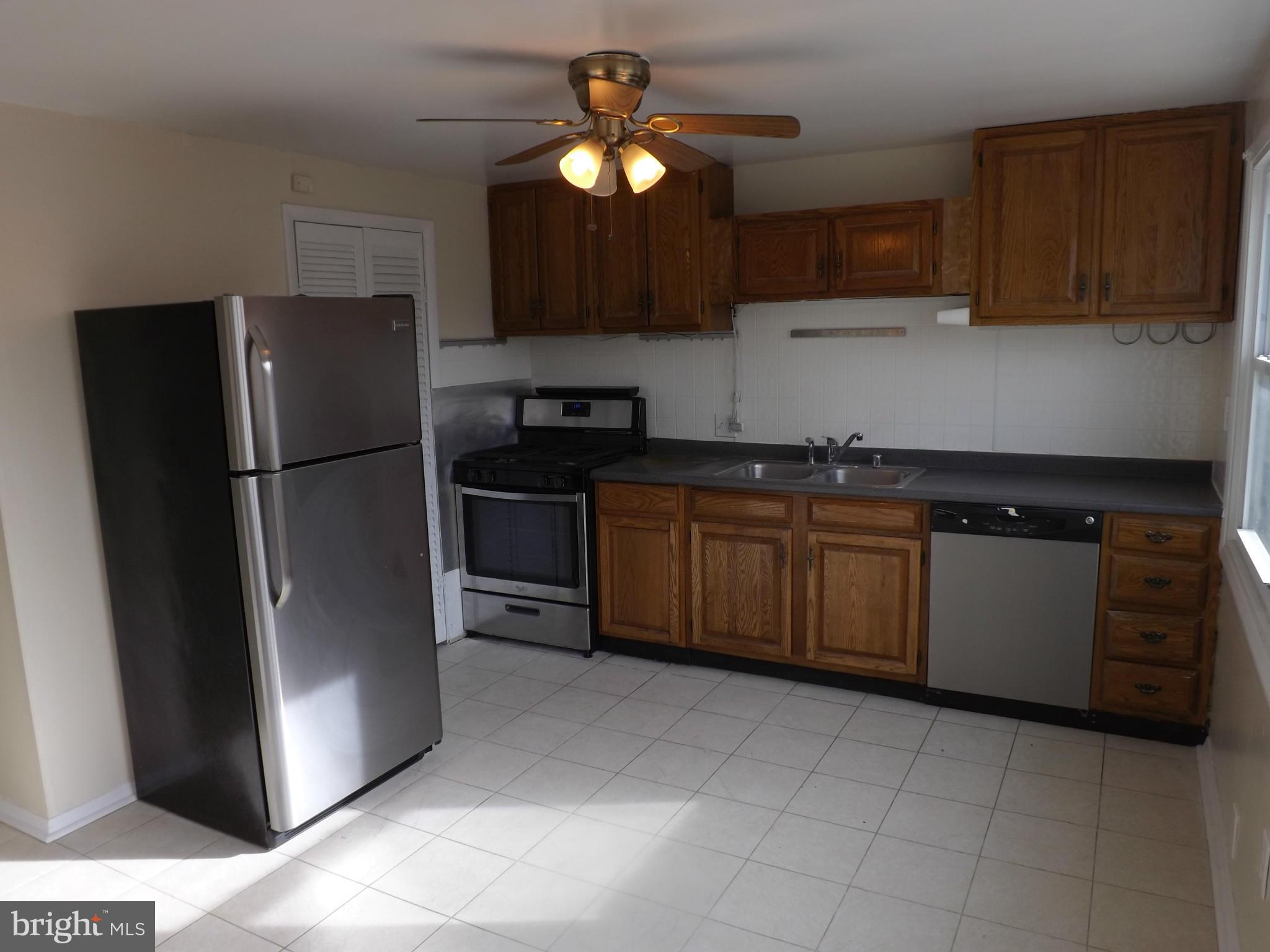 2755 Yarnall Road Baltimore, MD 21227 - Photo 8 of 23 Kitchen