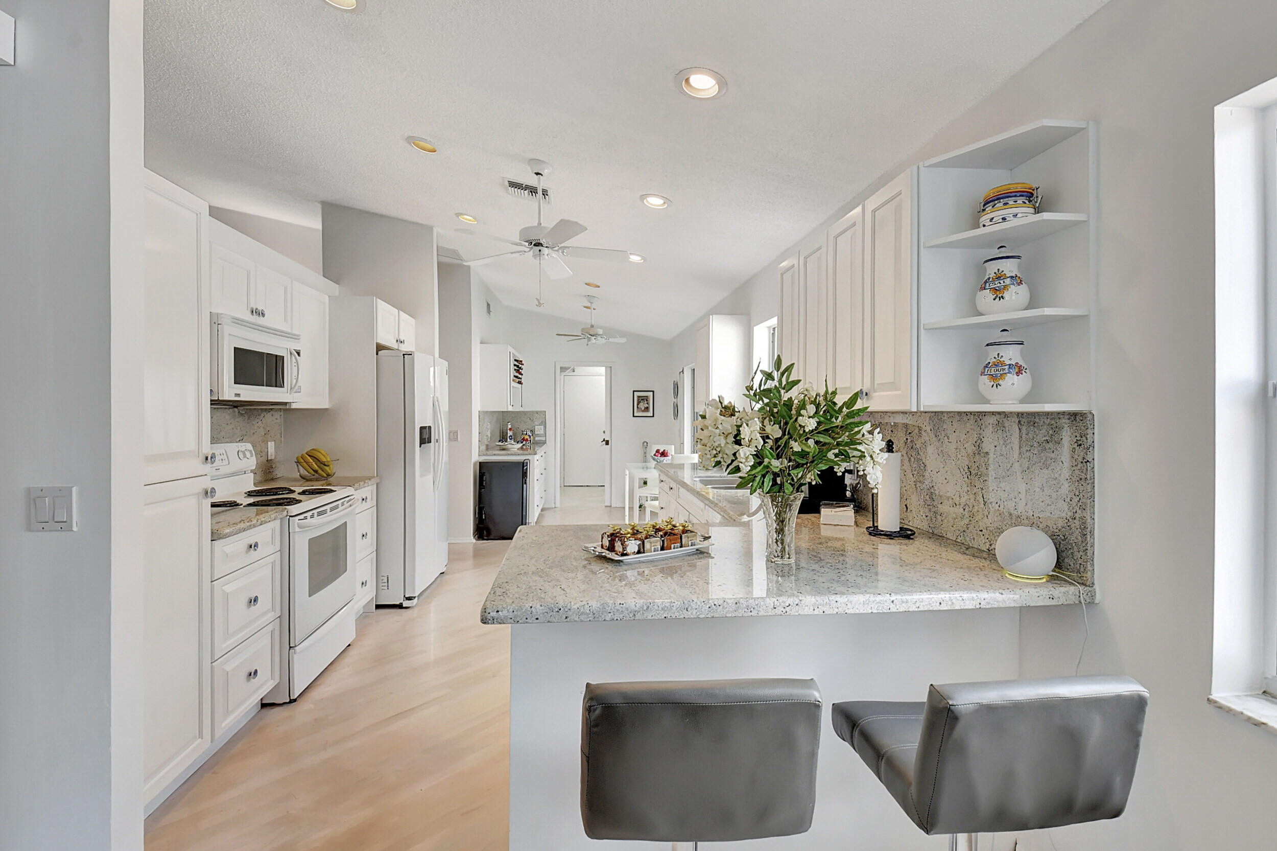19900 Milan Terrace Boca Raton, FL 33434 - Photo 20 of 58 Kitchen