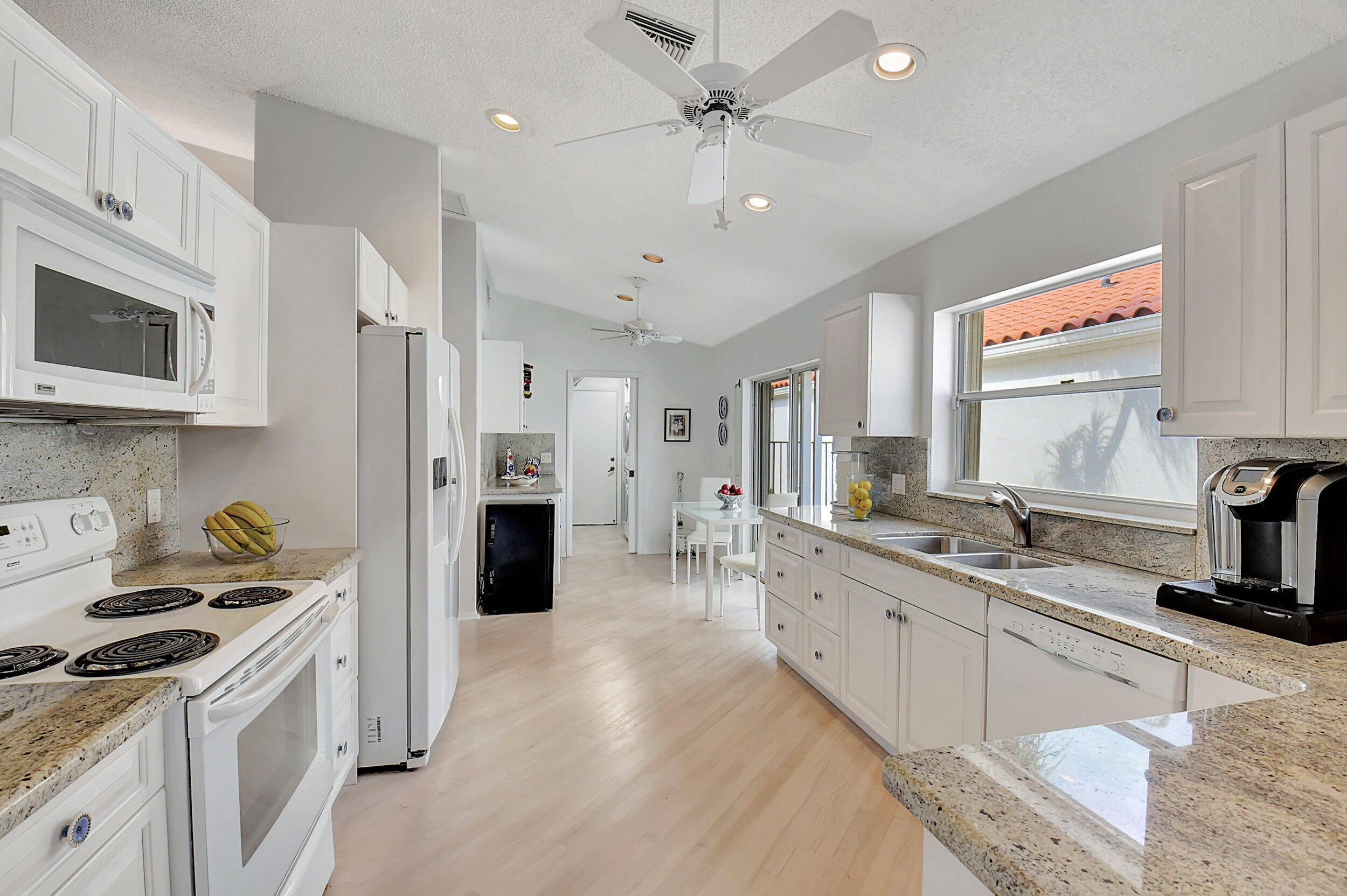 19900 Milan Terrace Boca Raton, FL 33434 - Photo 21 of 58 Kitchen