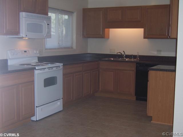 1304 Warfield Road Richmond, VA 23229 - Photo 3 of 12 Kitchen