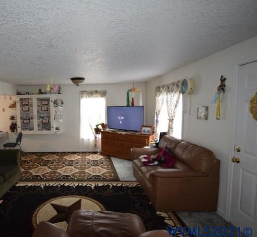 22506 Bents Road Northeast Aurora, OR 97002 - Photo 5 of 33