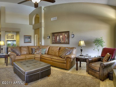 4742 East Hearn Road Phoenix, AZ 85032 - Photo 11 of 24 Family Room