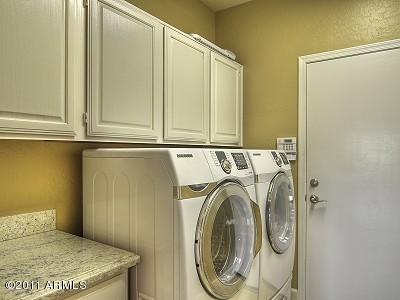 4742 East Hearn Road Phoenix, AZ 85032 - Photo 21 of 24 Laundry Room