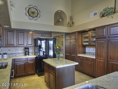 4742 East Hearn Road Phoenix, AZ 85032 - Photo 9 of 24 Kitchen