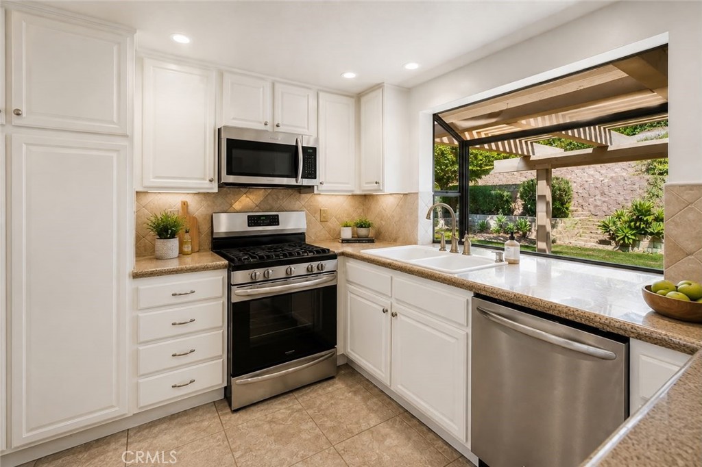4384 Laurelhurst Road Moorpark, CA 93021 - Photo 15 of 44 Gallery Image 15