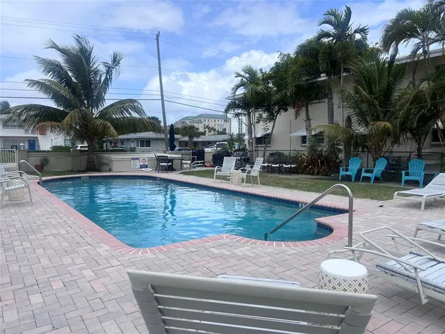 $1,900 | 2850 Northeast 30th Street, Unit 2, Fort Lauderdale, FL 33306
