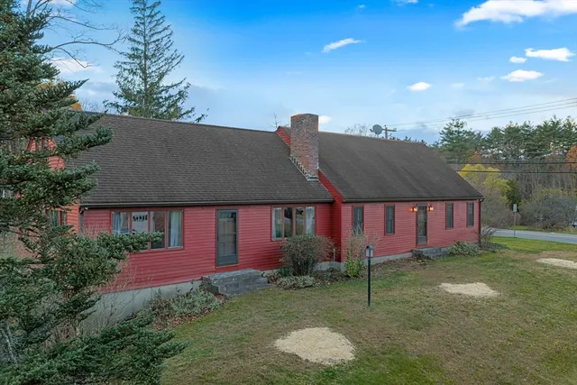 $475,000 | 4 Pickett Lane, Greenfield, MA 01301