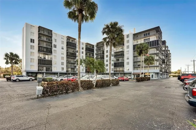 $147,500 | 2901 26th Street West, Unit 606, Bradenton, FL 34205