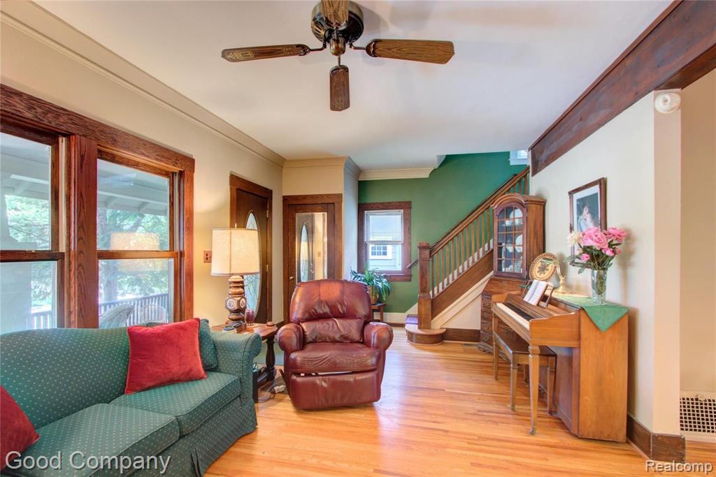 20 Devonshire Road Pleasant Ridge, MI 48069 - Photo 4 of 43
