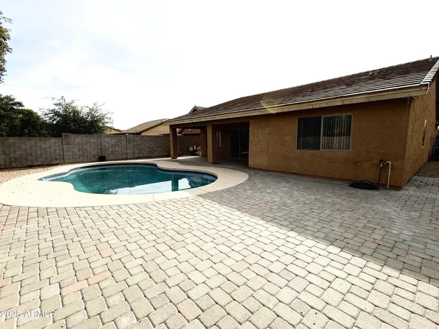 $2,400 | 2538 West Maldonado Road, Phoenix, AZ 85041