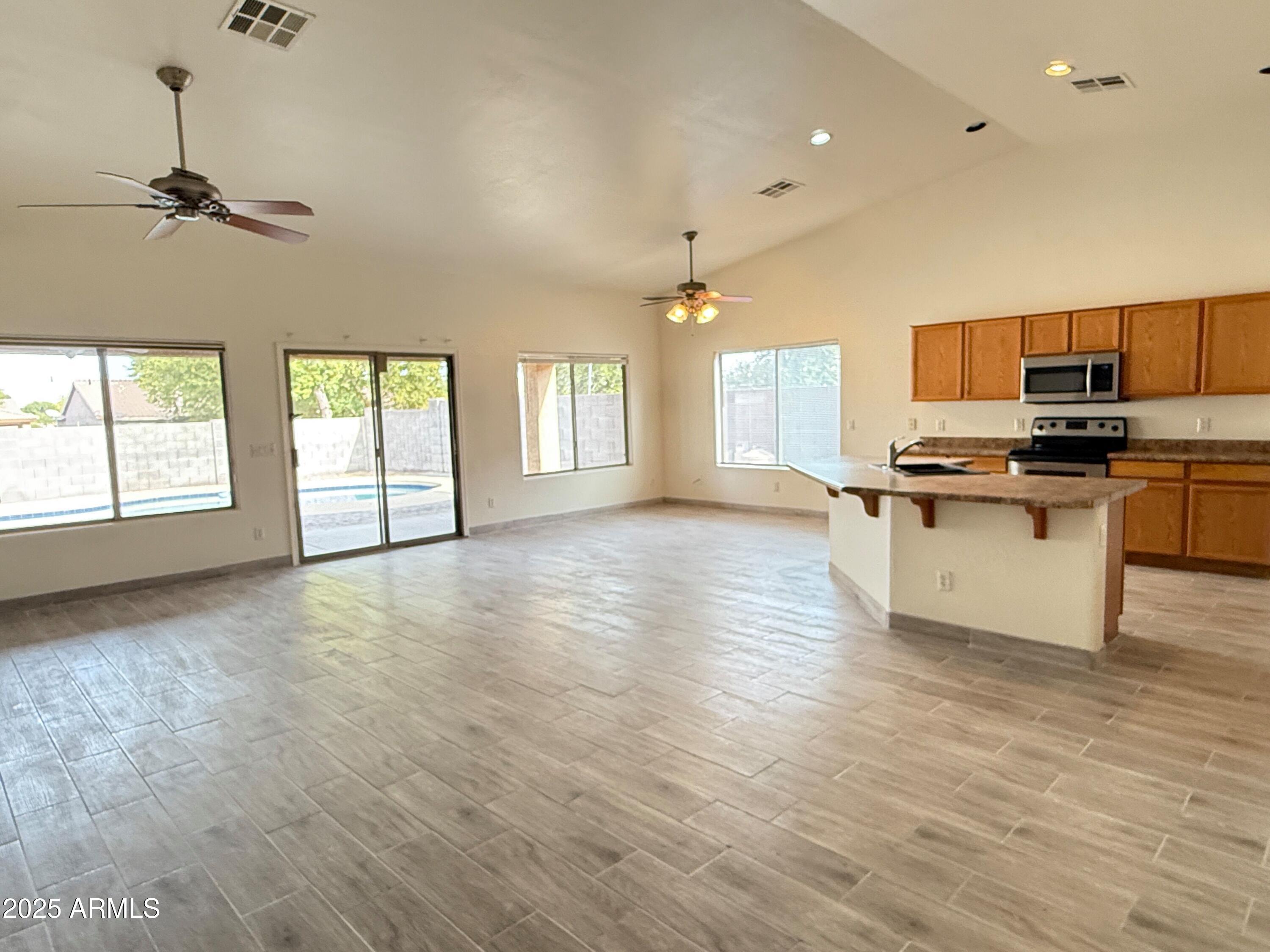 2538 West Maldonado Road Phoenix, AZ 85041 - Photo 3 of 30 IMG_1015