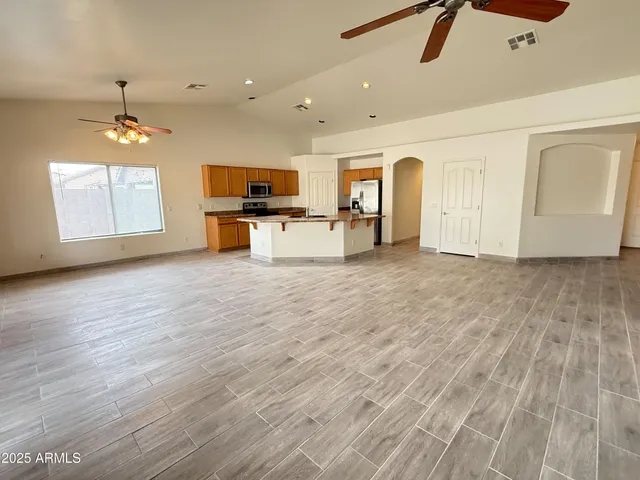 $2,400 | 2538 West Maldonado Road, Phoenix, AZ 85041