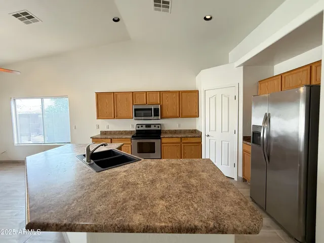 $2,400 | 2538 West Maldonado Road, Phoenix, AZ 85041