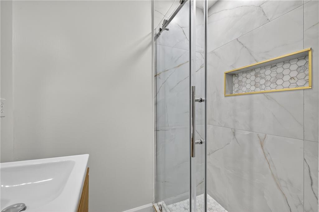 2296 Lyle Avenue Atlanta, GA 30337 - Photo 25 of 39