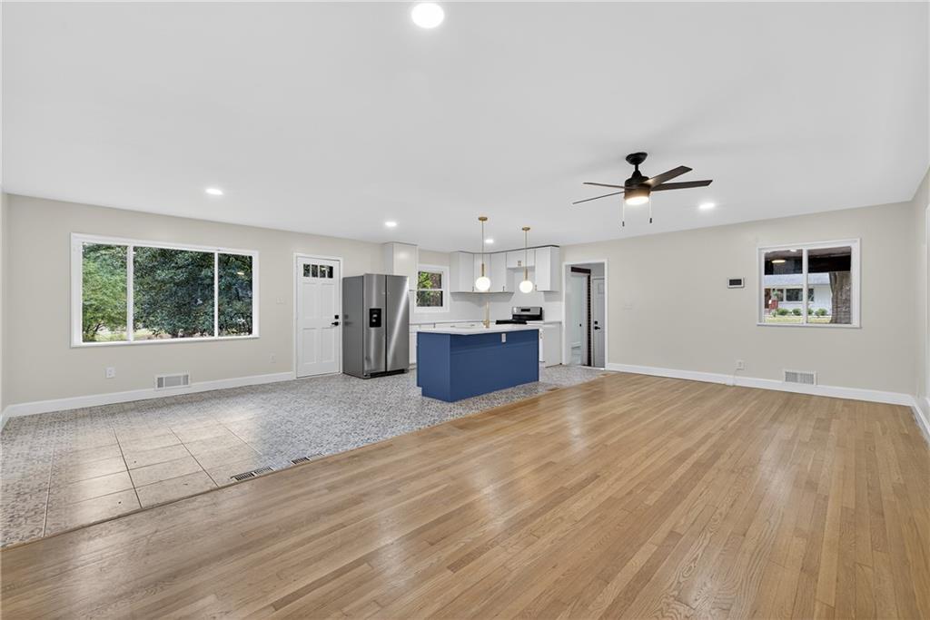 2296 Lyle Avenue Atlanta, GA 30337 - Photo 3 of 39