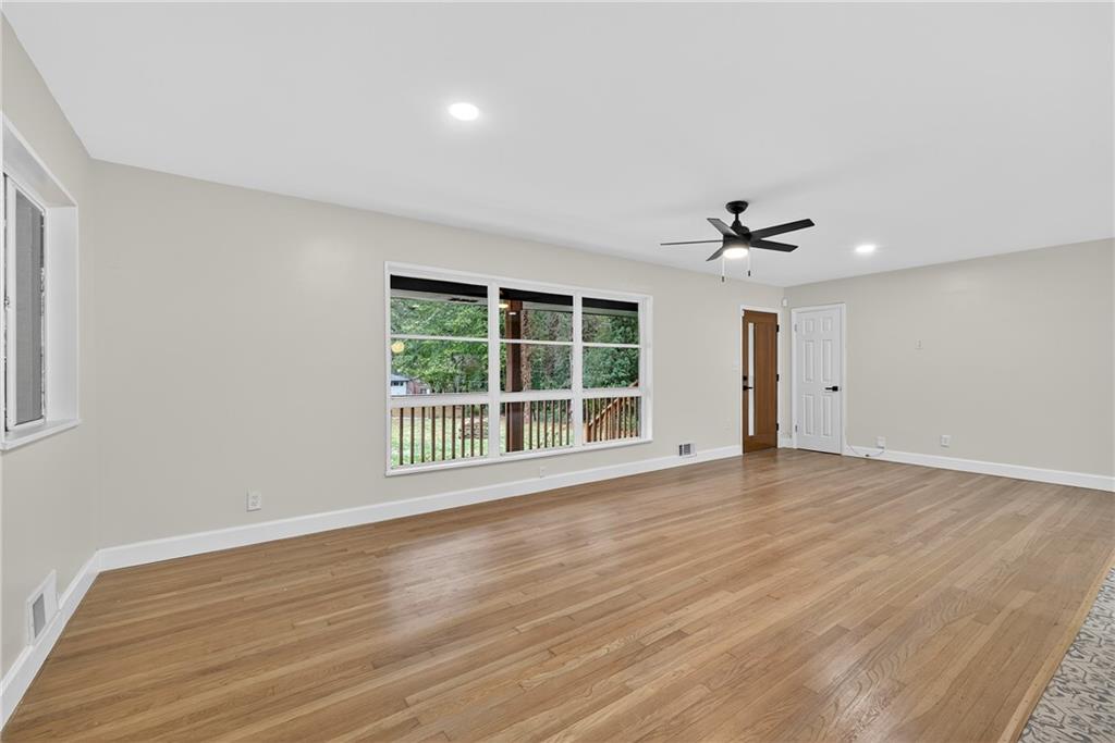 2296 Lyle Avenue Atlanta, GA 30337 - Photo 7 of 39